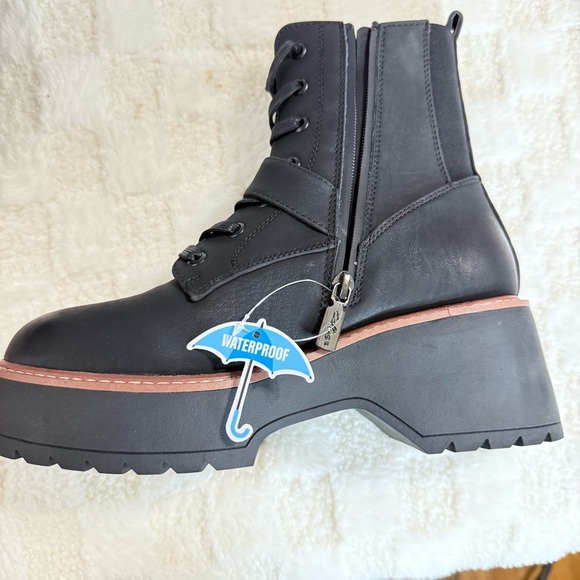 Aqua College Lace-Up Combat Boots Size 7.5 waterproof New - Picture 9 of 11